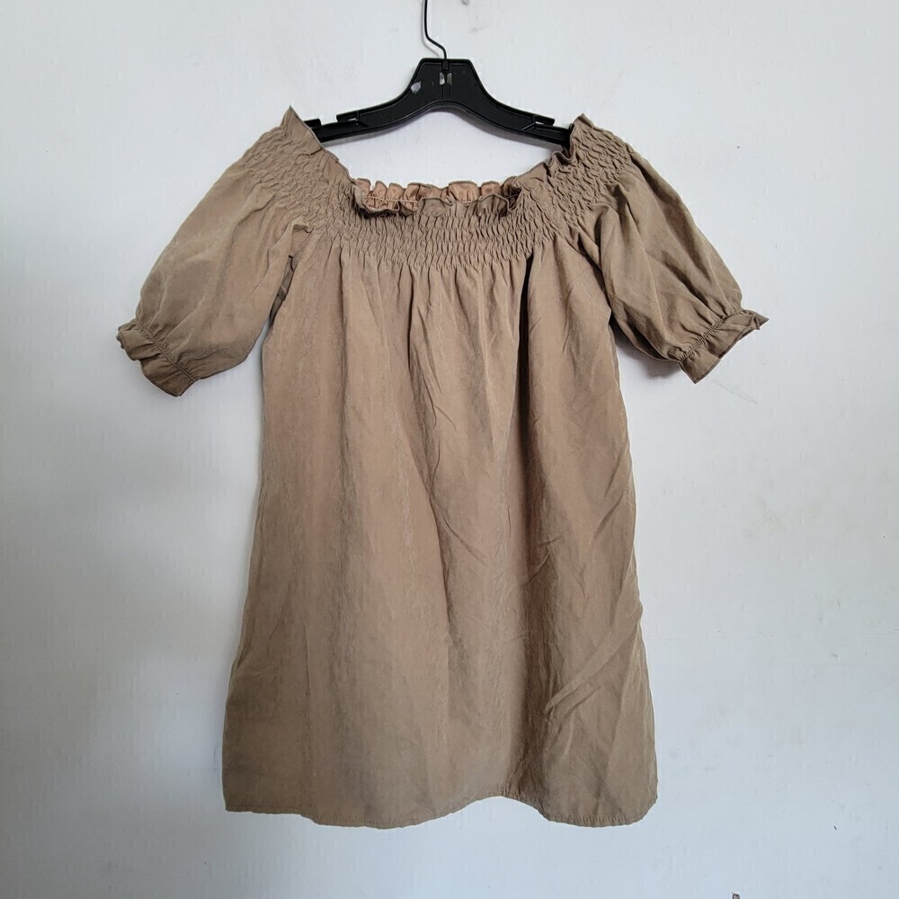 Toby Heart Ginger 100% Cotton Green Tan Smocked Short Sleeve Faux Suede Blouse